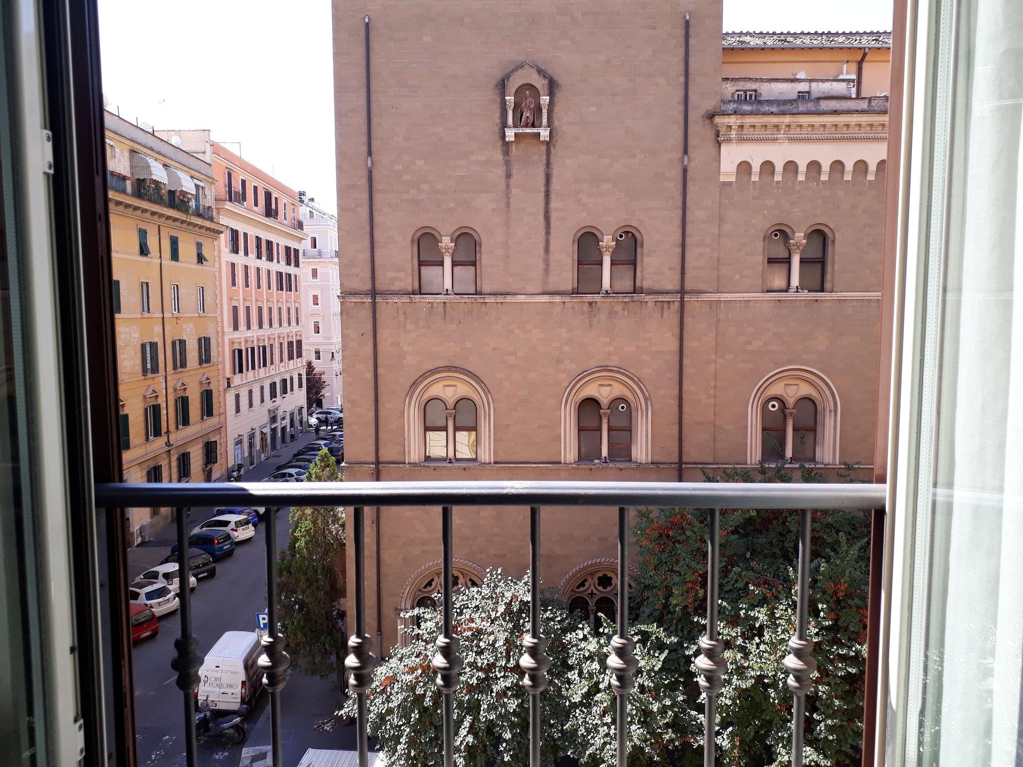 Pensión Residenza Cola Di Rienzo - In