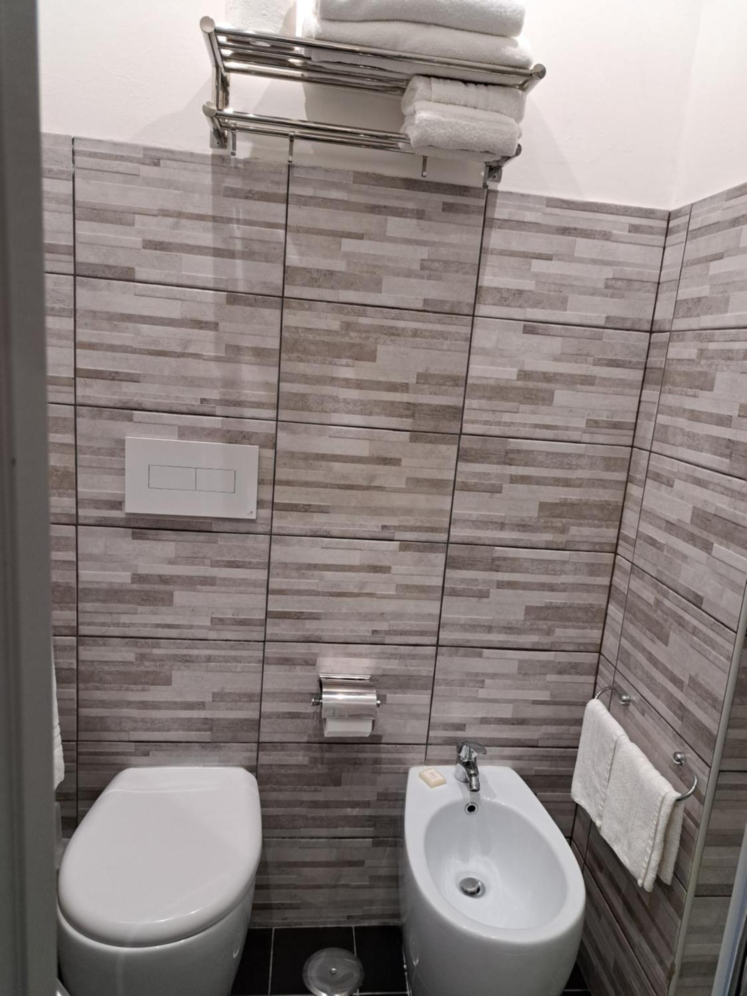 Pensión Residenza Cola Di Rienzo - In Roma